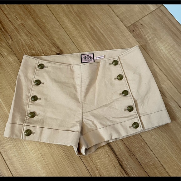 Juicy couture tan shorts with side buttons